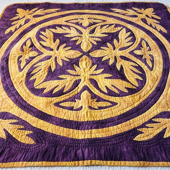40”x40” Vintage Homemade Hand Stitched Quilted Throw . - Picture 3 of 6